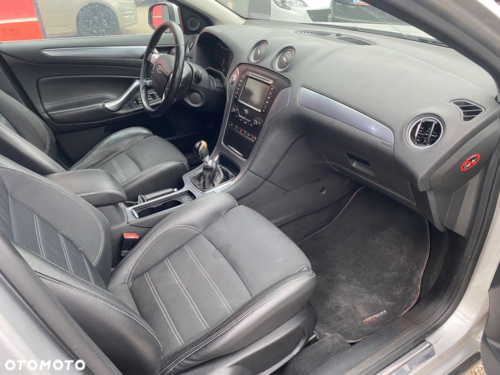 Ford Mondeo 2.2 TDCi Black Magic - 8