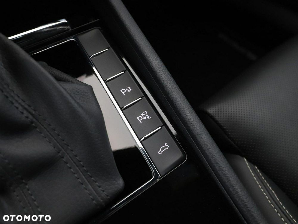 Skoda Superb 1.4 TSI Plug-In Hybrid L&K DSG - 36