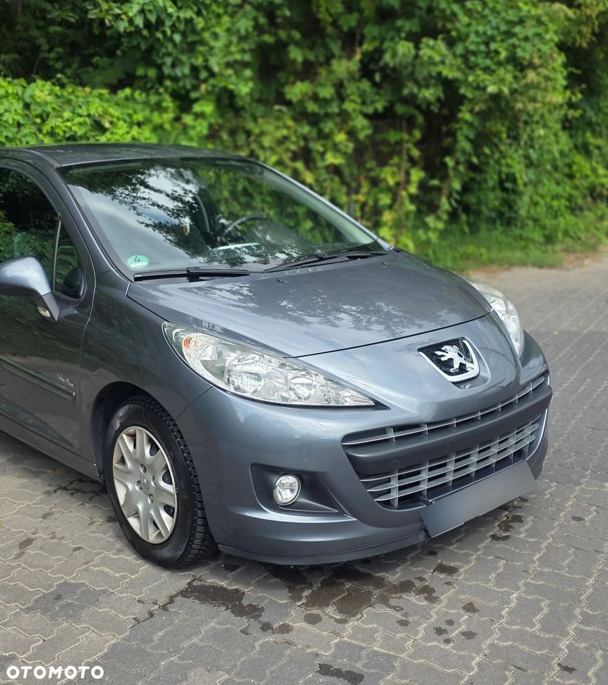 Peugeot 207 2011 photo 2