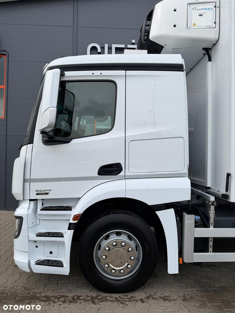 Mercedes-Benz Actros 1824 chłodnia multitemperatura // E6 // Niski przebieg !! 297 tyś.km !! // 18 Epal // winda DHOLLANDIA - 20