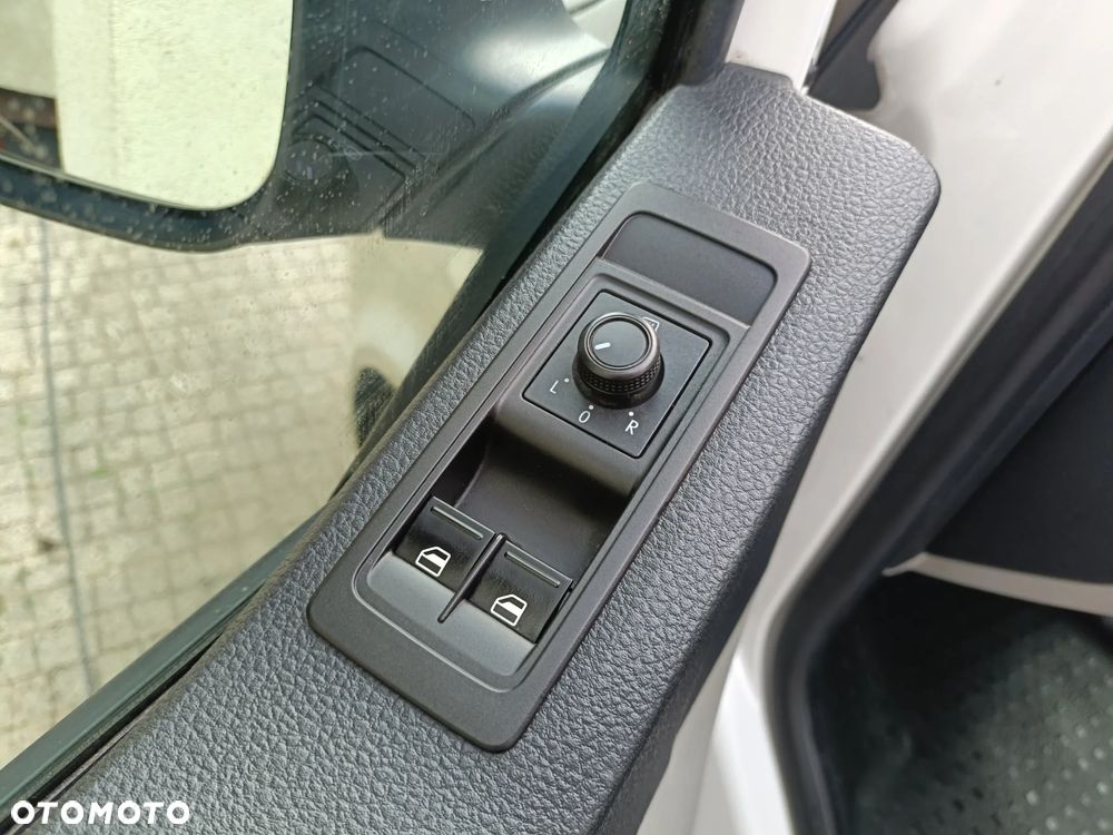 Volkswagen Transporter - 12