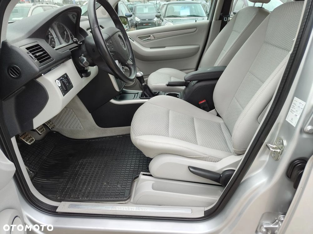 Mercedes-Benz Klasa B 150 Special Edition - 15