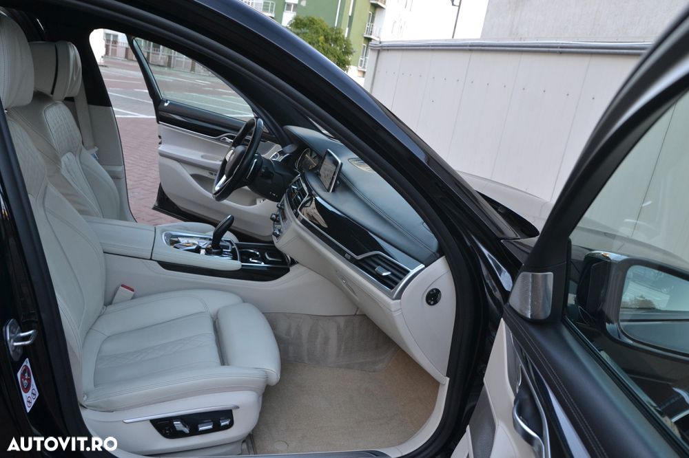 BMW Seria 7 740i Edition Exclusive - 24
