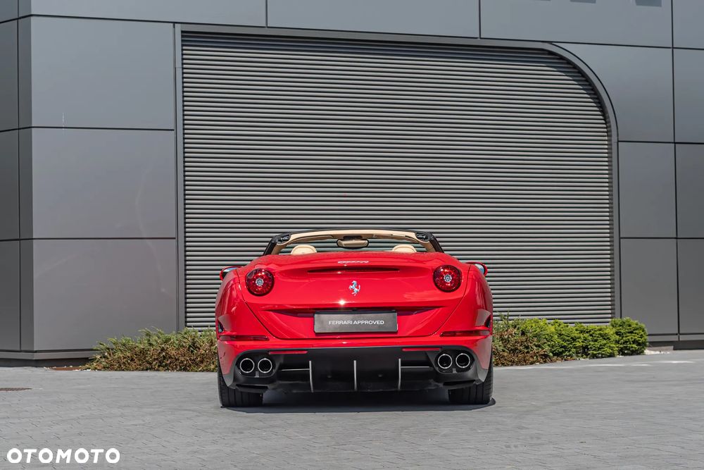 Ferrari California T - 5