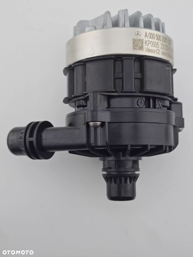 NOWA ORYGINALNA POMPKA POMPA WODY MERCEDES W206 A0005002001 - 2
