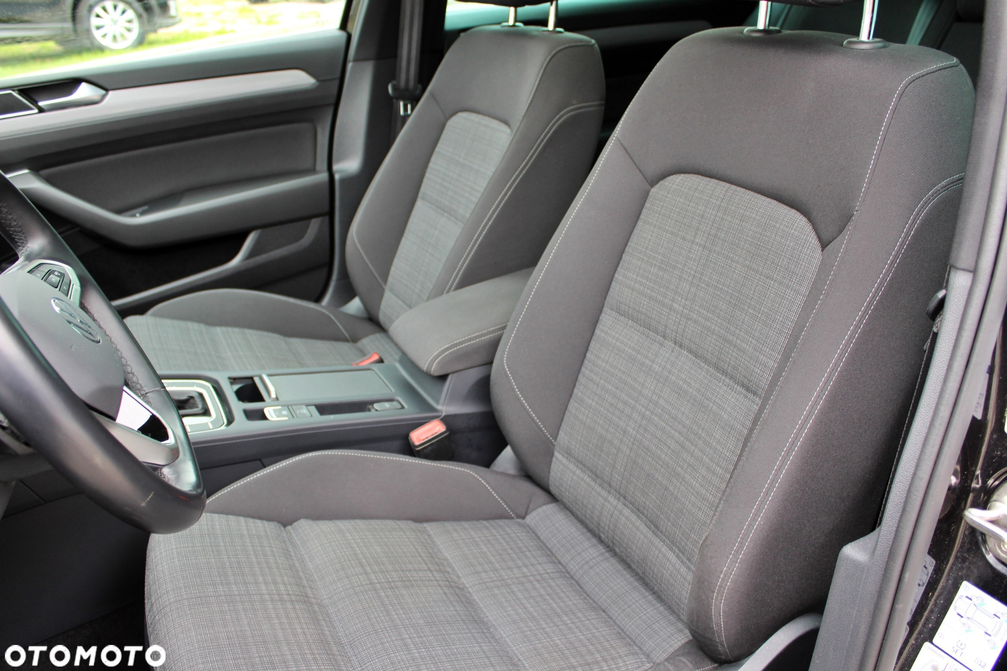 Volkswagen Passat 2.0 TDI Business DSG - 17
