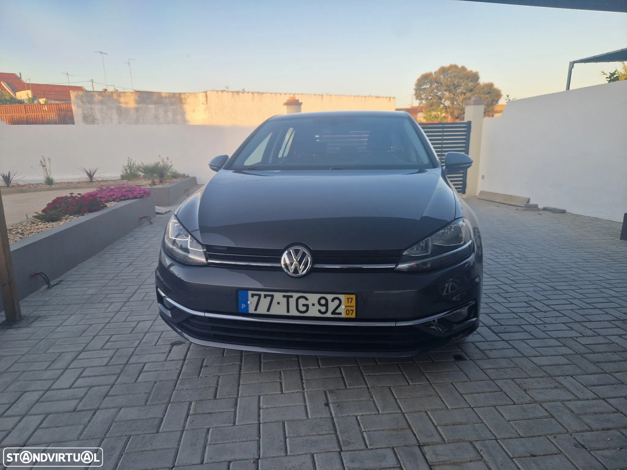 VW Golf 1.6 TDI Confortline - 4