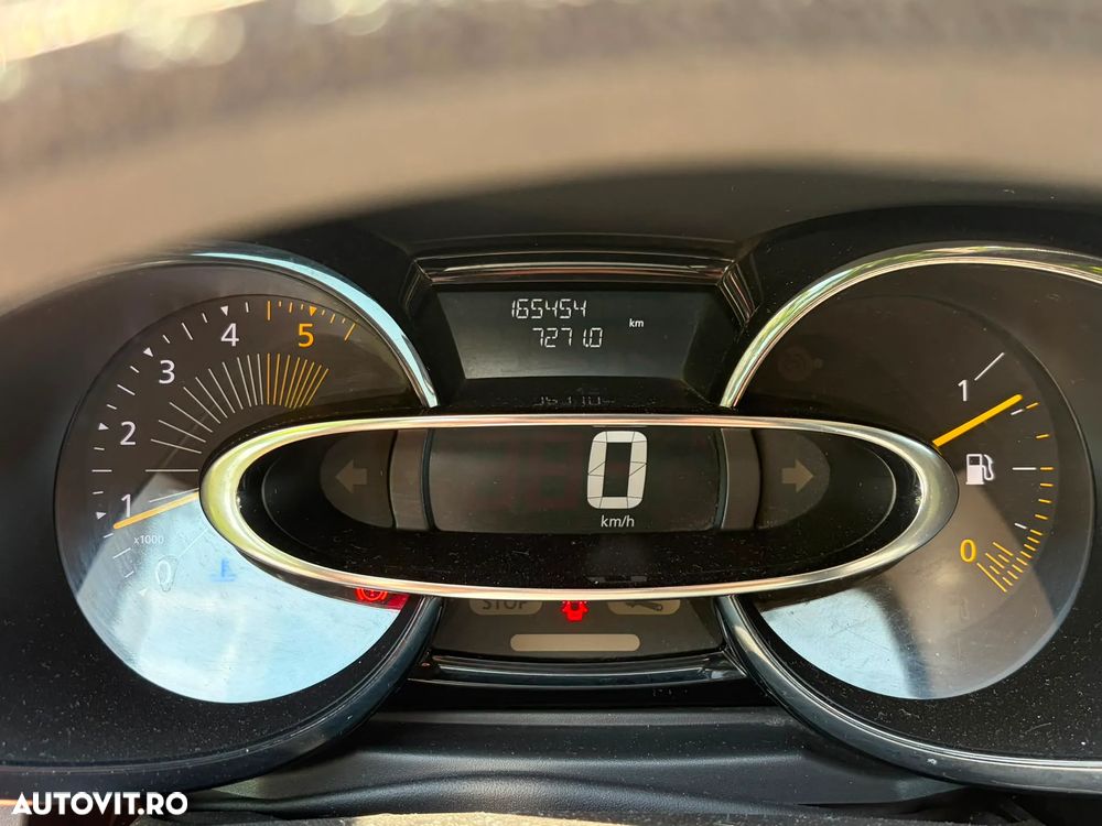 Renault Clio 1.5 dCi Authentique - 11