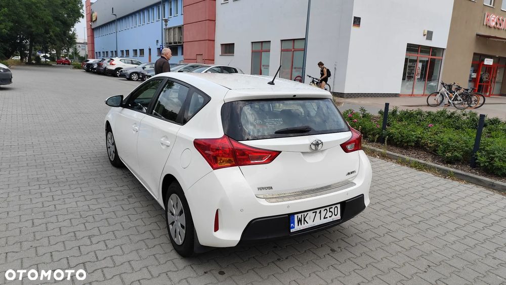 Toyota Auris 1.4 D-4D Active - 5