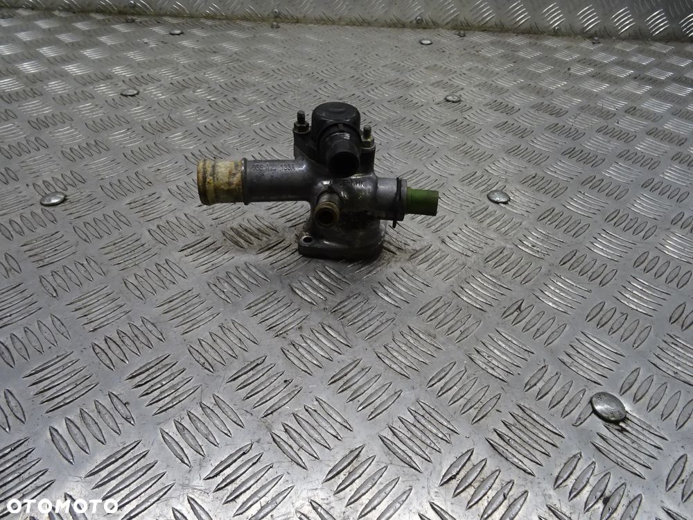AUDI A4 B6 00-06 2.0B OBUDOWA TERMOSTATU 038121133A - 1