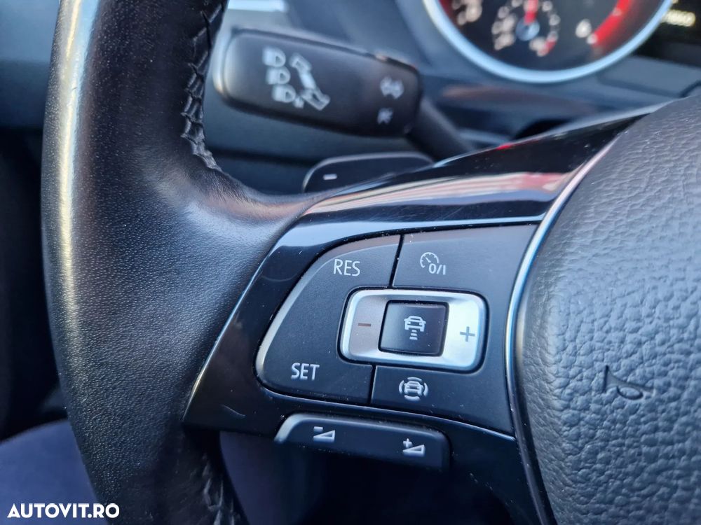 Volkswagen Tiguan - 23