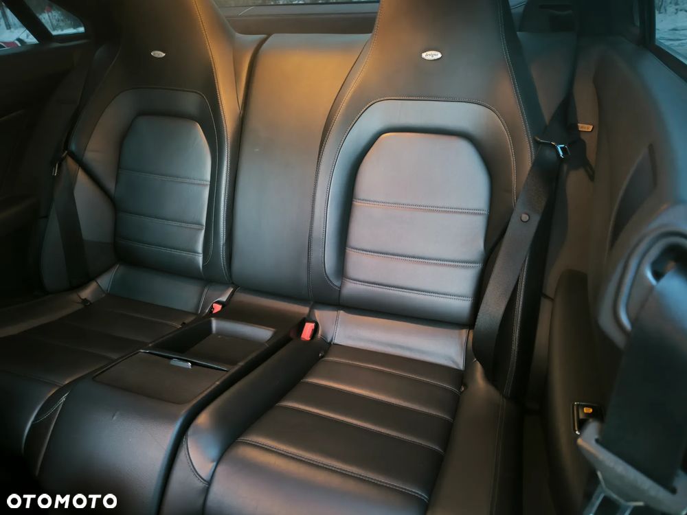 Mercedes-Benz Klasa E - 32