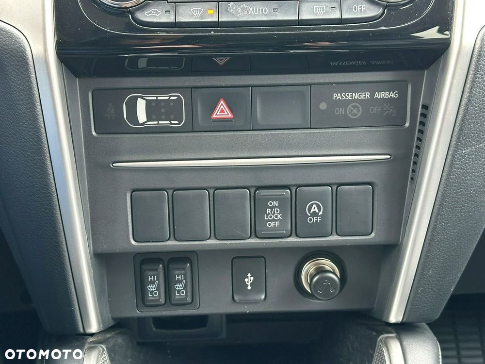 Mitsubishi L200 2.2 d DC Instyle Plus - 28