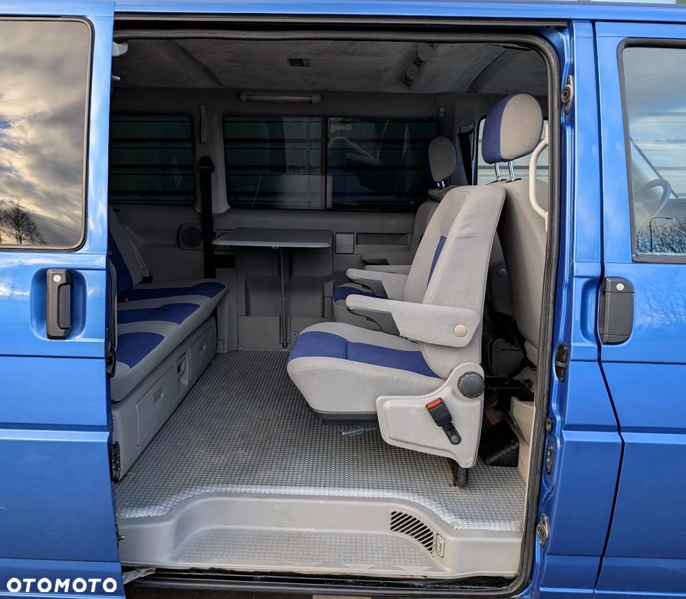 Volkswagen Multivan - 21
