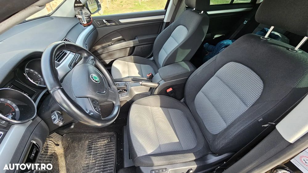 Skoda Superb 2.0 TDI Elegance DSG - 11