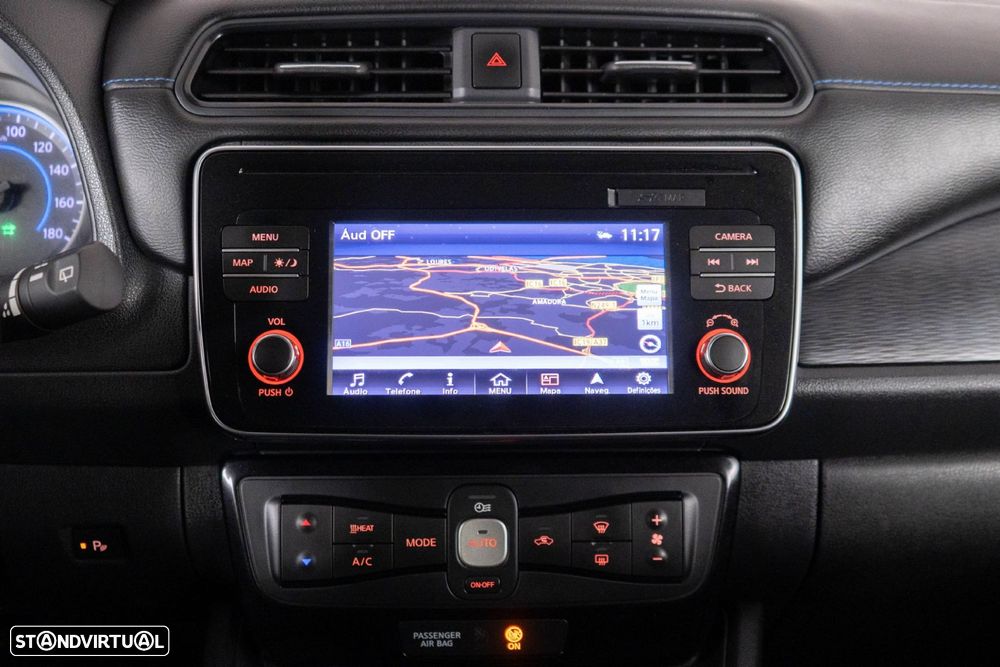 Nissan Leaf N-Connecta - 23