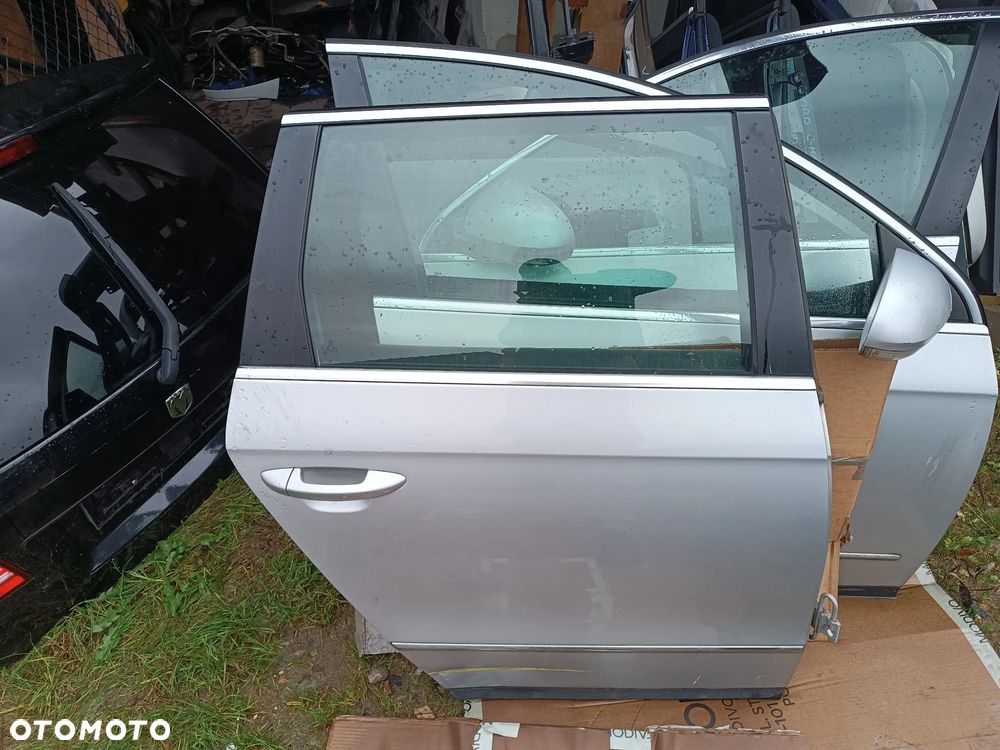VW PASSAT B6 KOMBI LA7W SREBRNE DRZWI TYŁ TYLNE KOMPLETNE PRAWE - 1