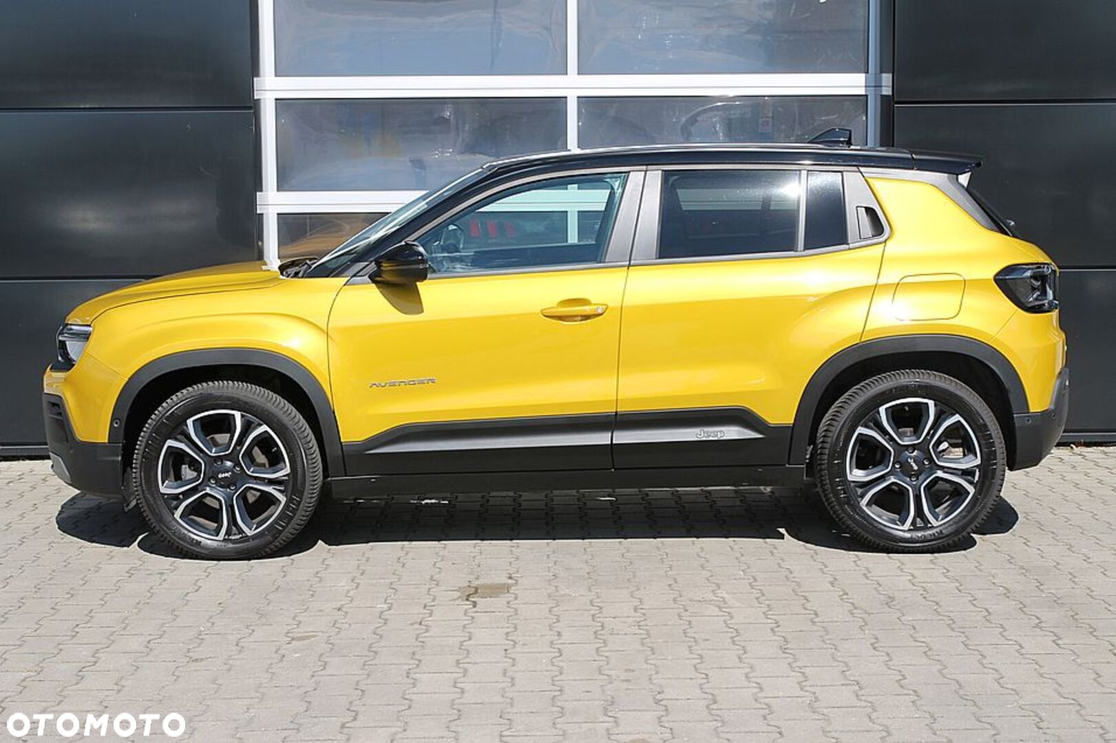 Jeep Avenger 1.2 T3 mHEV Summit FWD eDCT6 - 11