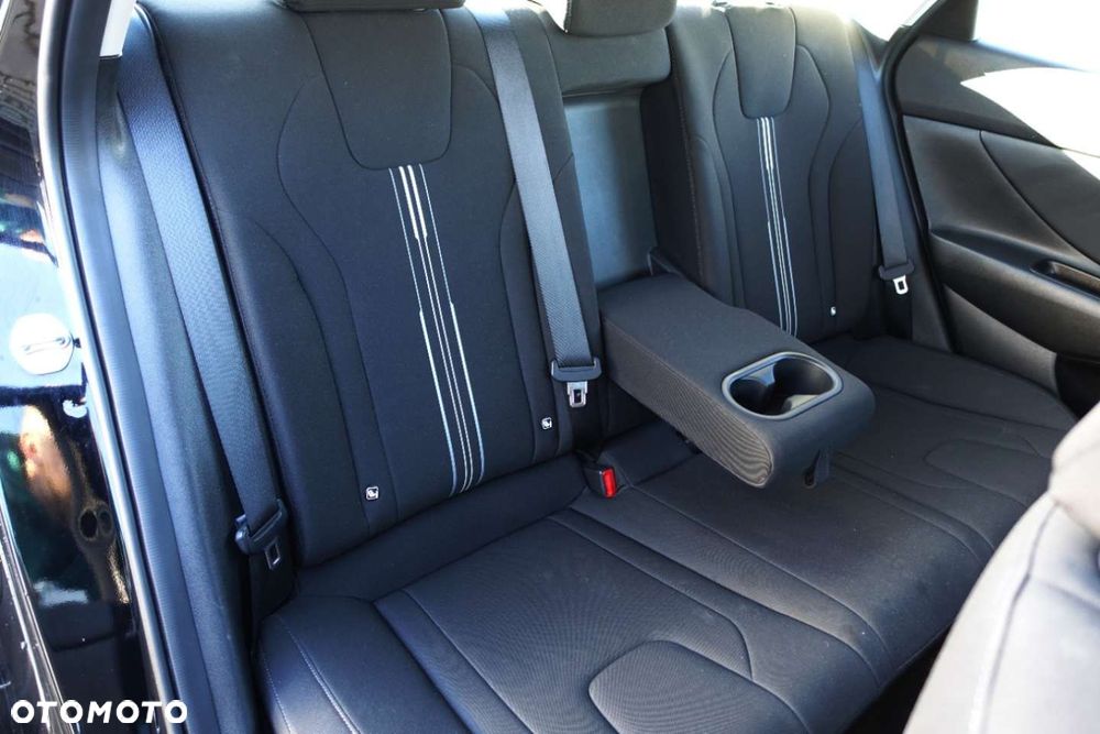 Hyundai Elantra - 23