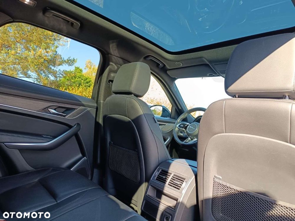 Jaguar F-Pace - 8