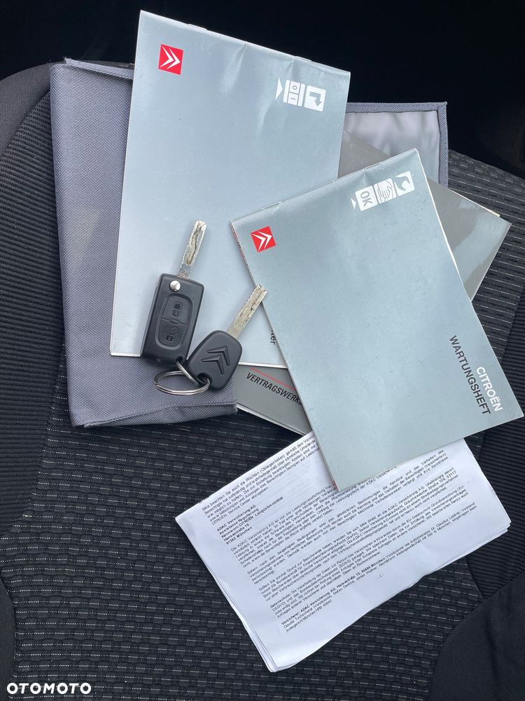 Citroën C4 Grand Picasso 1.8 16V Confort - 27