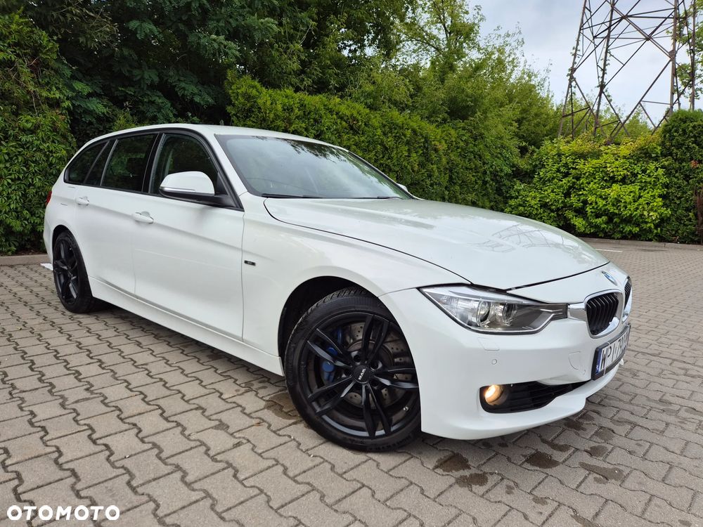 BMW Seria 3 335i xDrive Sport Line - 11