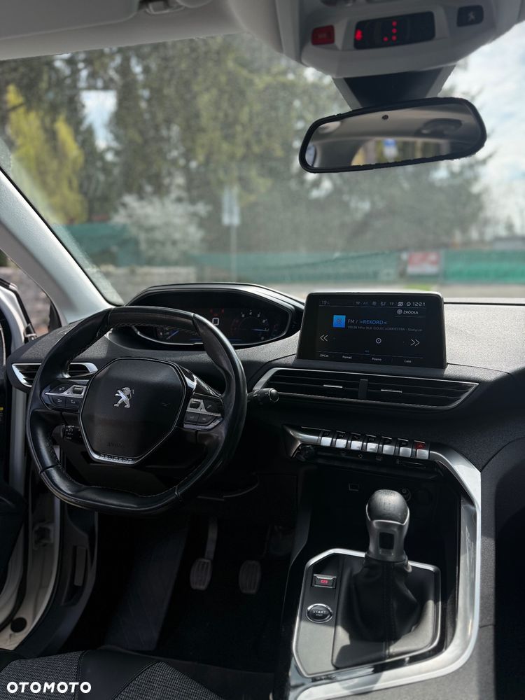 Peugeot 3008 1.2 PureTech Allure S&S - 8