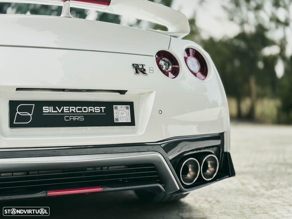 Nissan GT-R - 4