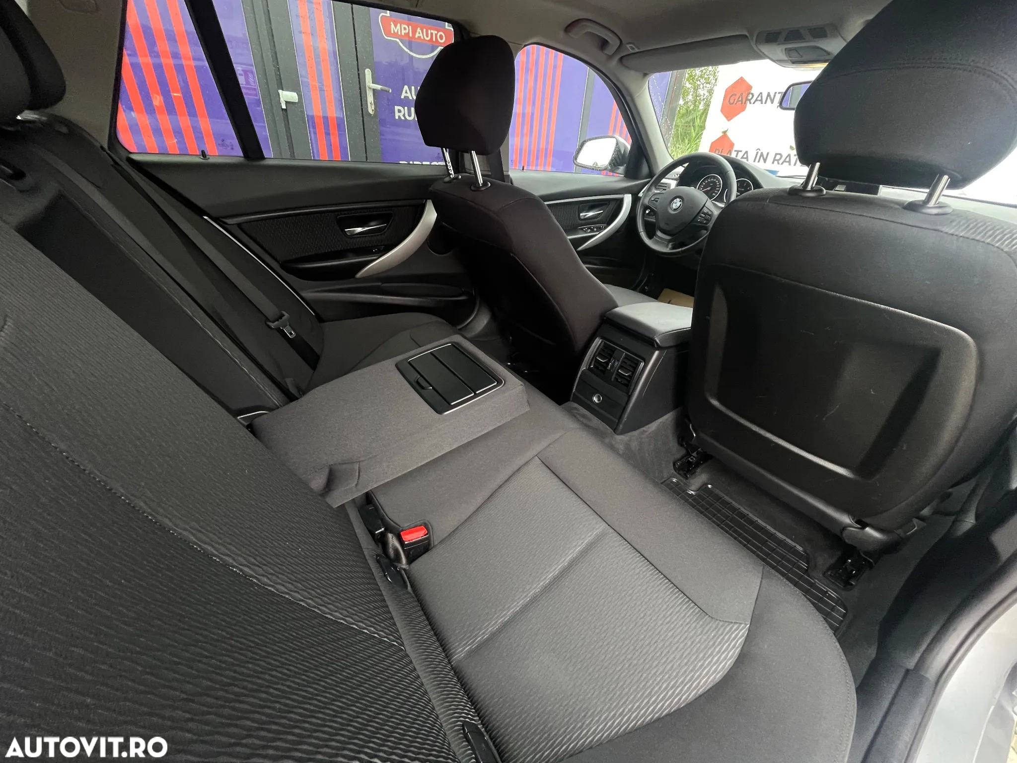 BMW Seria 3 318d Touring Aut. - 18