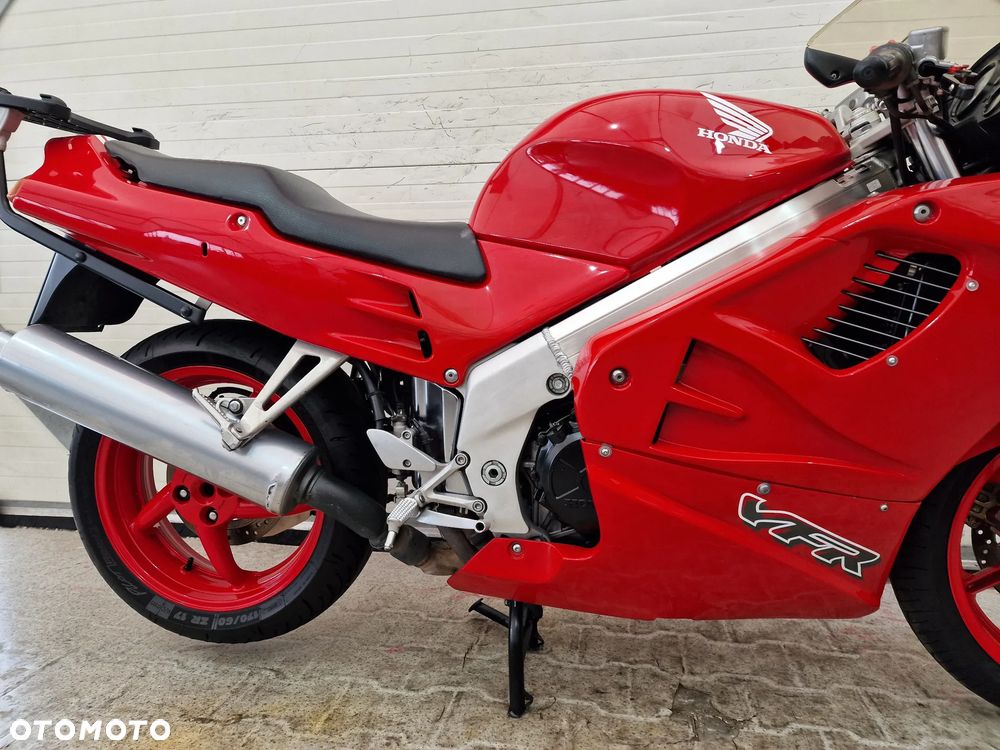 Honda VFR - 23