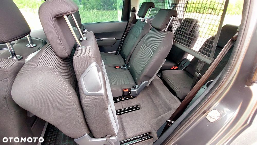 Peugeot 5008 - 12