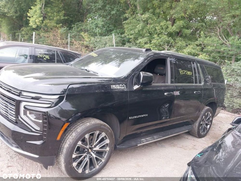 Chevrolet Suburban - 3