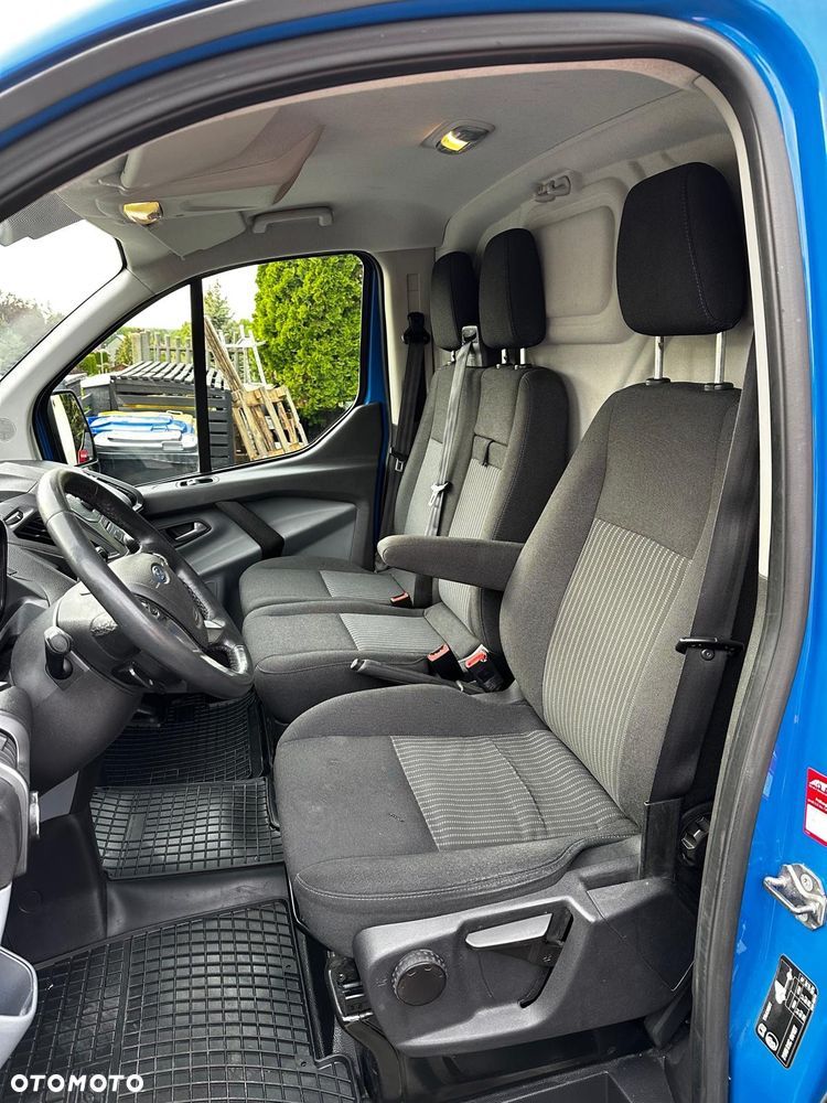 Ford TRANSIT CUSTOM - 13