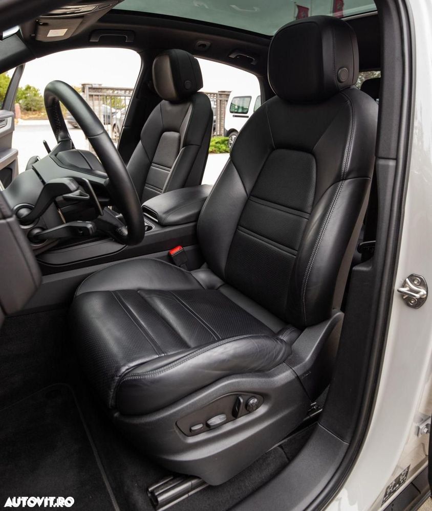 Porsche Cayenne Coupe - 11