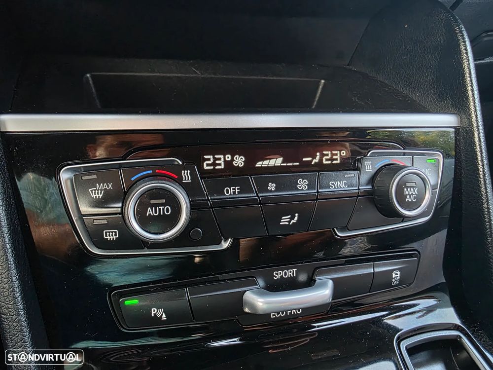 BMW 216 Active Tourer d Line Luxury - 30
