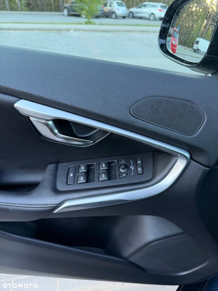 Volvo V40 D2 Summum - 6