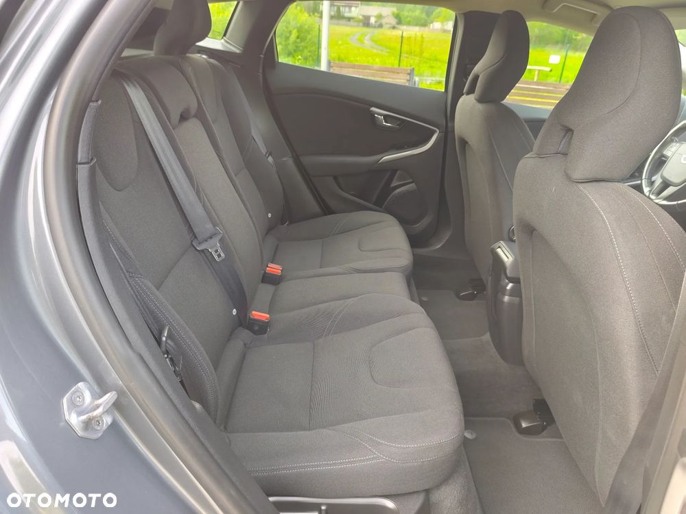 Volvo V40 D2 - 19