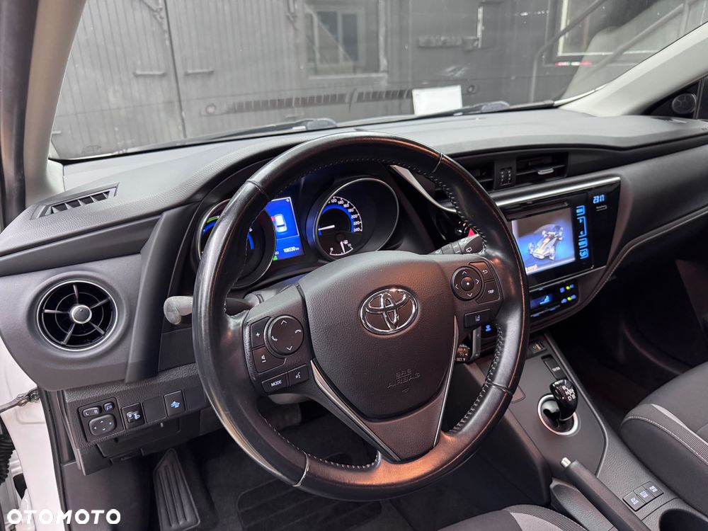 Toyota Auris - 16