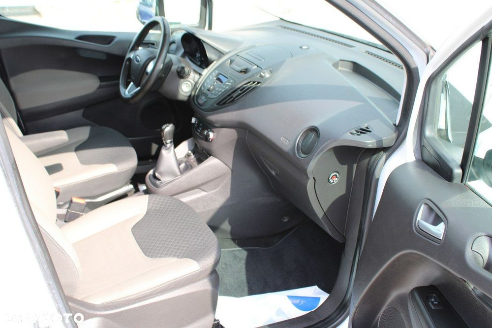 Ford Transit Courier - 24