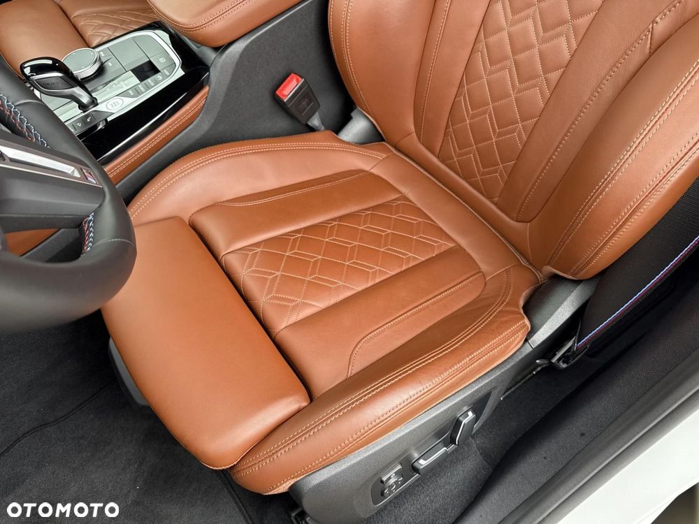BMW X4 xM40d mHEV - 14