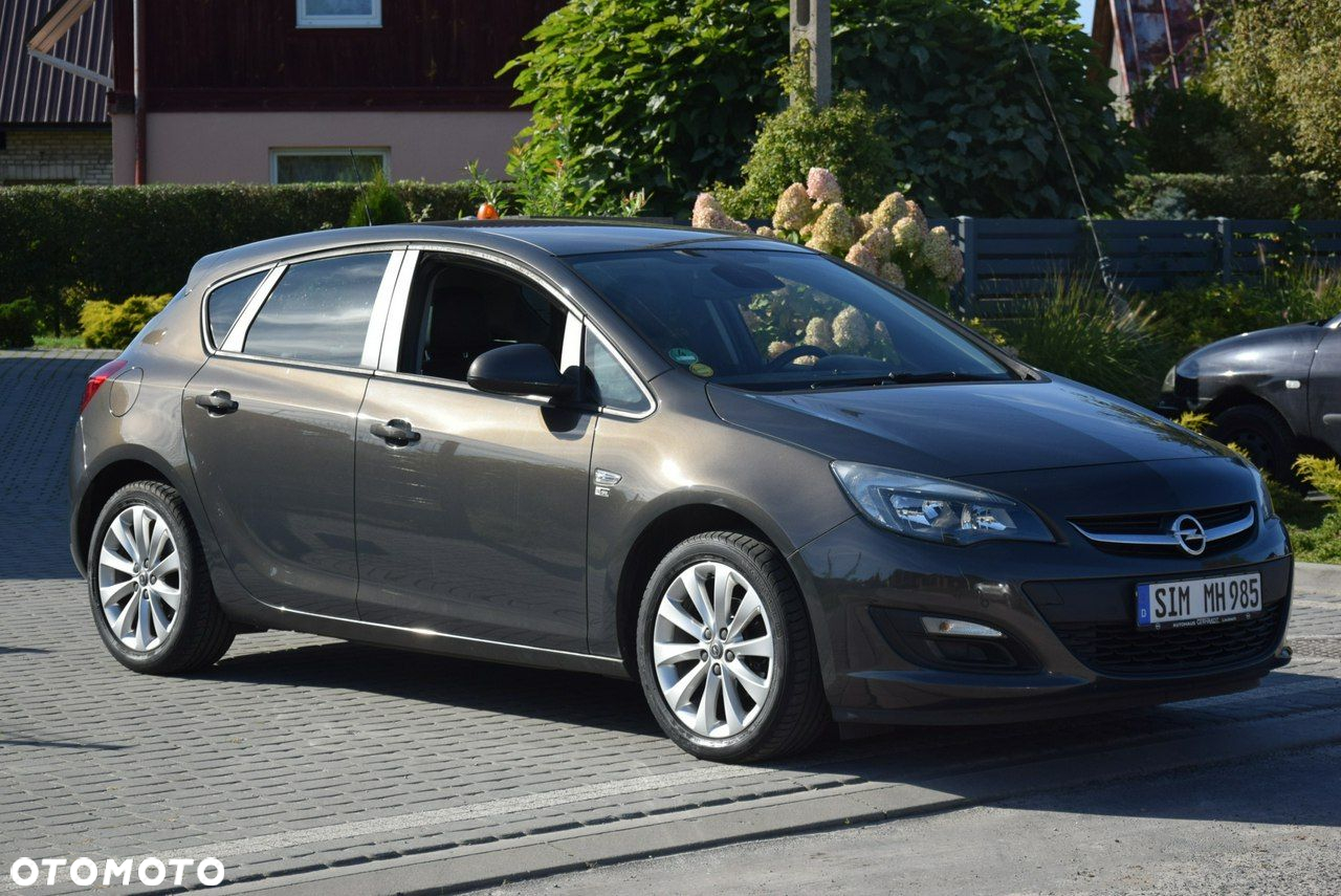 Opel Astra 1.4 Turbo 150 Jahre - 4