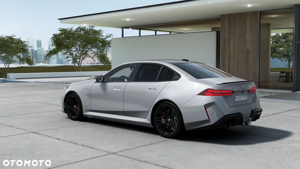 BMW M5 xDrive - 2