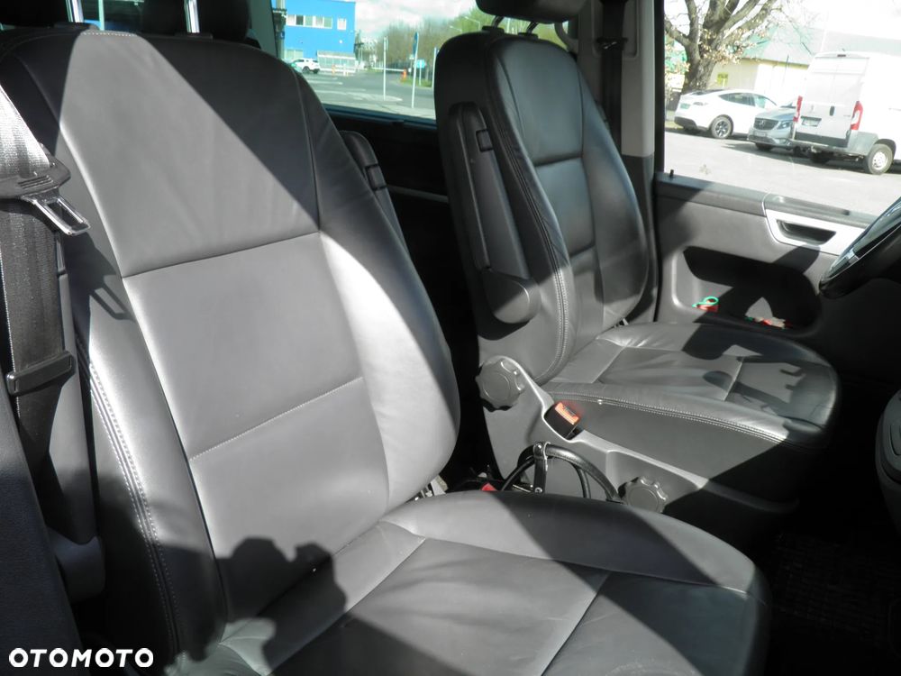 Volkswagen Multivan - 15