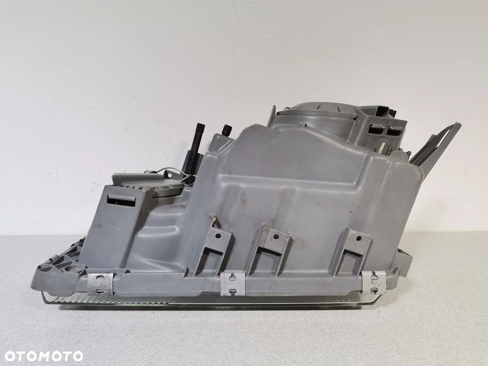 Lampa Reflektor PRAWY MERCEDES W126 S-klasa 80-91 BOSCH - 8
