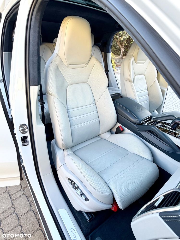 Porsche Cayenne Platinum Edition - 27