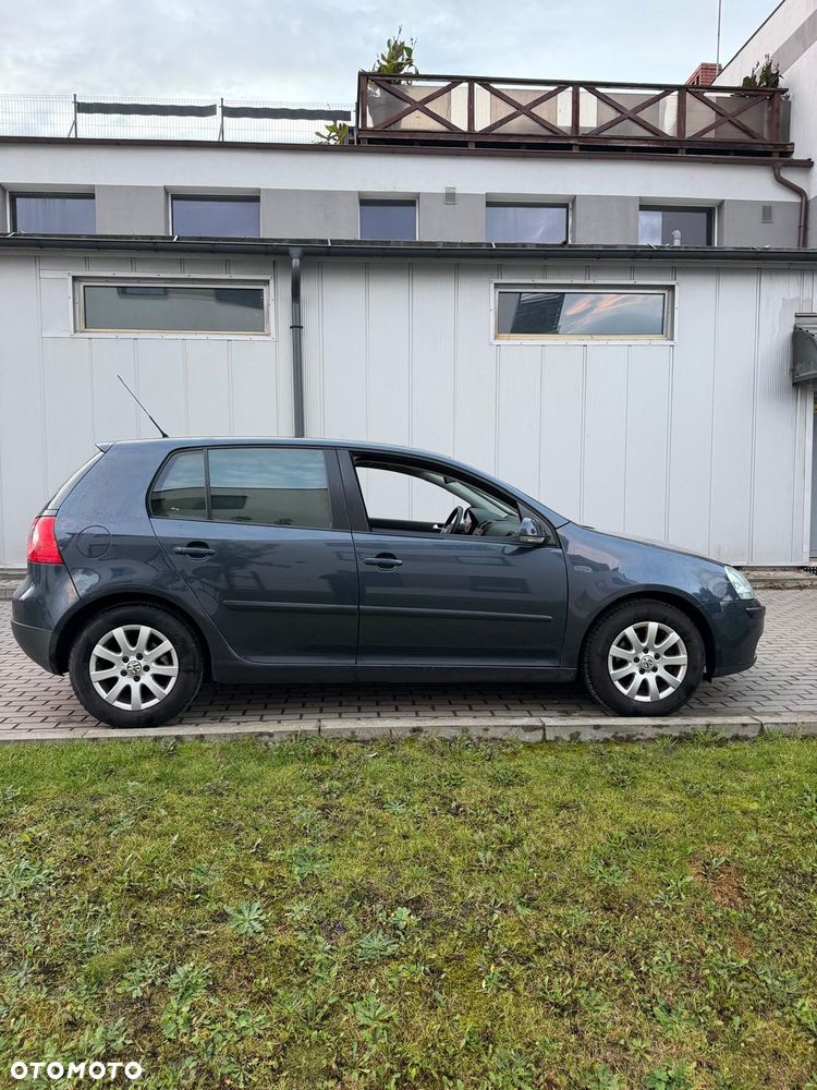 Volkswagen Golf - 5