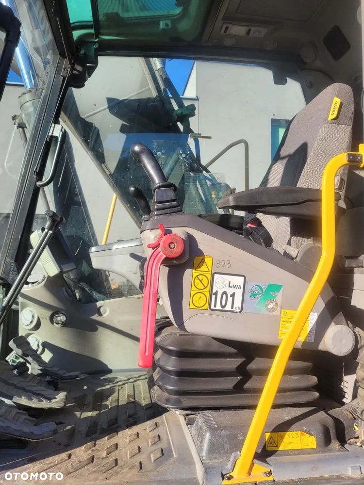 Volvo EC160LC - 13