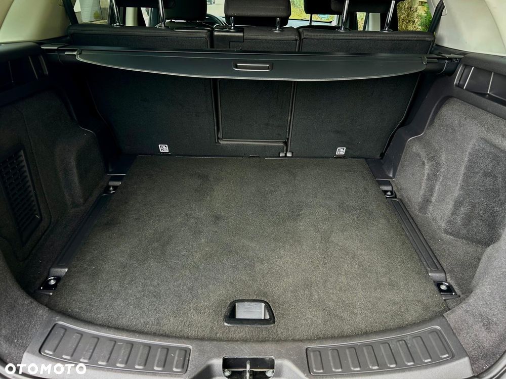 Land Rover Discovery Sport 2.0 TD4 Special Edition - 33