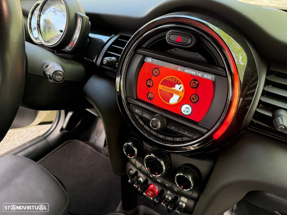 MINI 5 Portas Cooper D Auto - 8