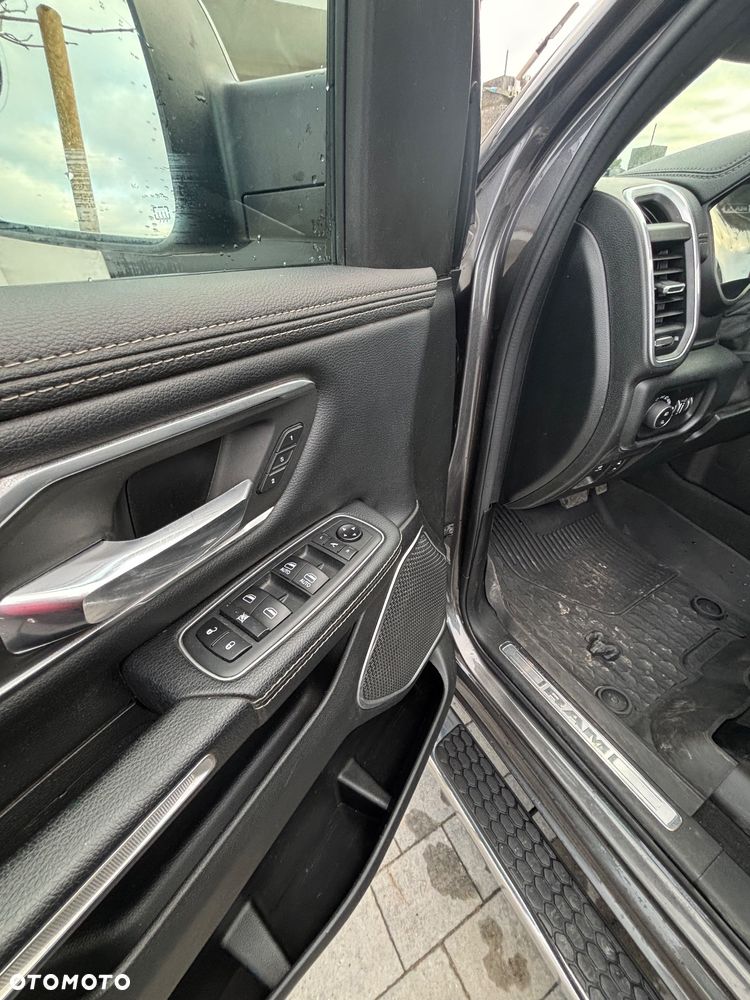 RAM 1500 Crew Cab Laramie - 10